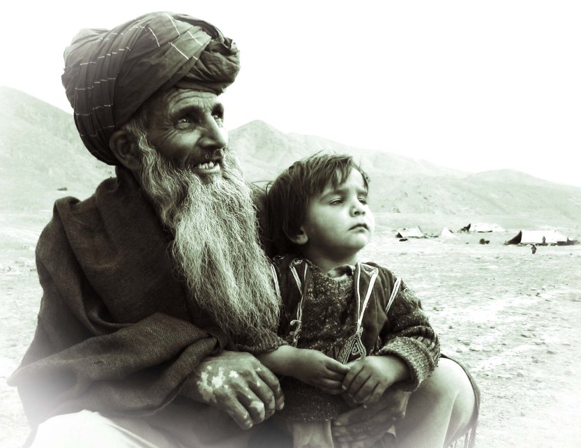 Grandfather and his grand daughter west of Kabul 05